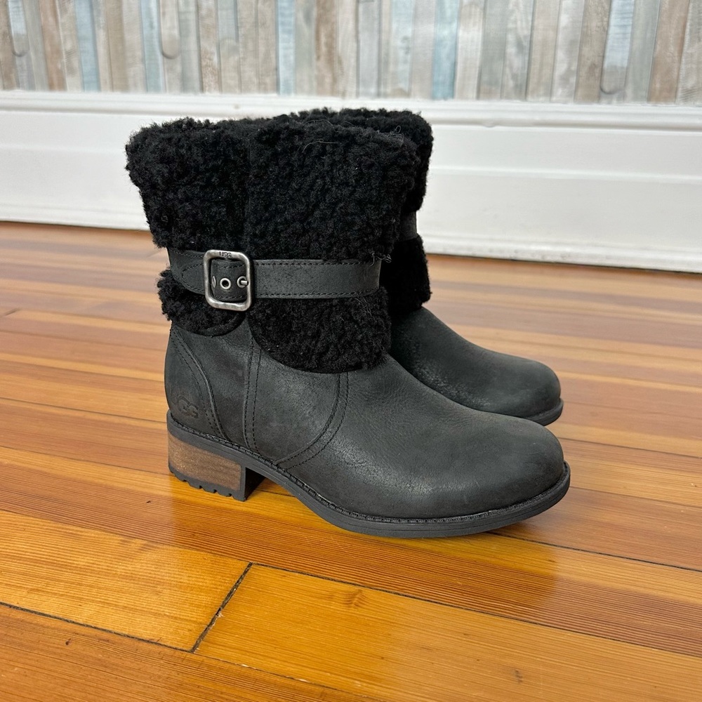 Ugg 36 5 Black Leather & Sheepskin Shearling Blayre II Ankle Boots Bootie Buckle
